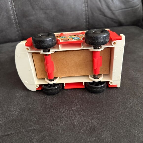 Vintage Fisher Price Mini Van Toy With Little People Figures - Picture 6 of 7
